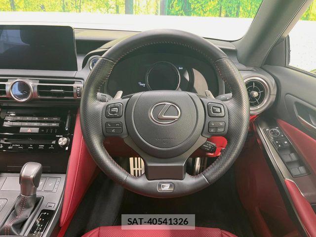 Lexus IS 2021-01 6716506-10