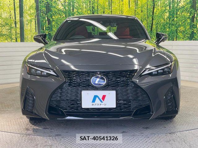 Lexus IS 2021-01 6716506-13