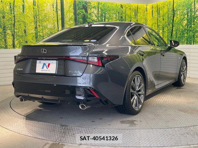 Lexus IS 2021-01 6716506-16