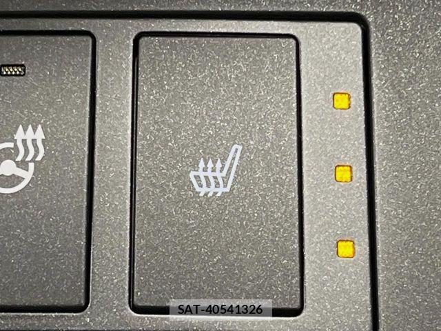 Lexus IS 2021-01 6716506-6