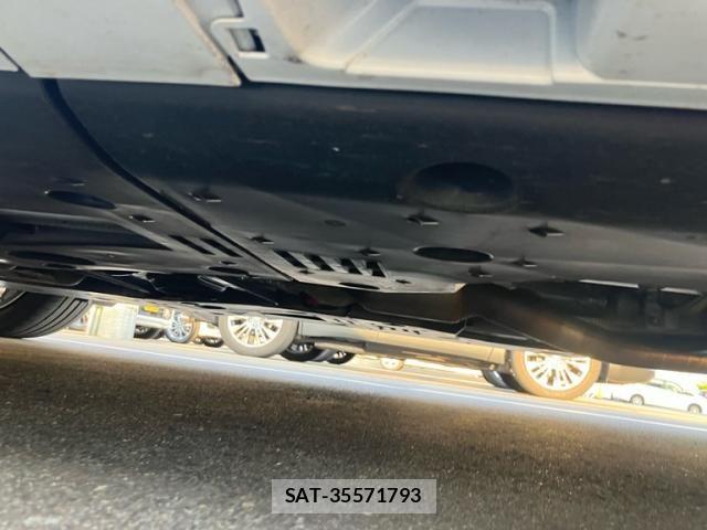 Lexus IS 2021-11 7251323-9