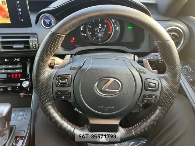 Lexus IS 2021-11 7251323-23