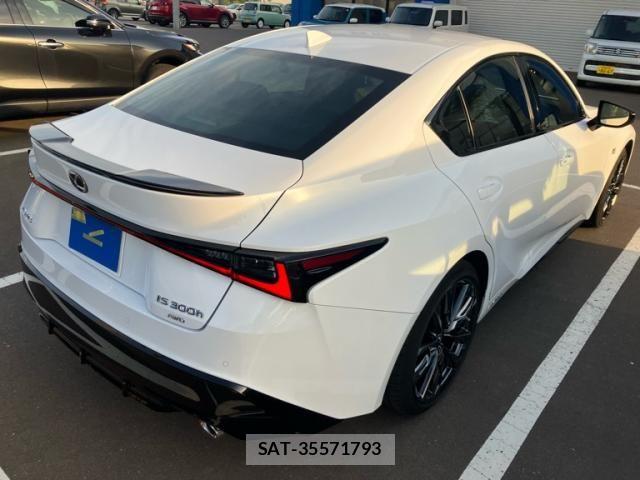 Lexus IS 2021-11 7251323-2