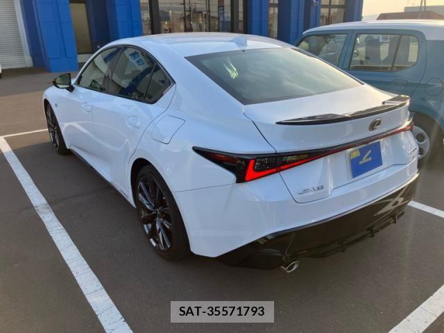 Lexus IS 2021-11 7251323-3