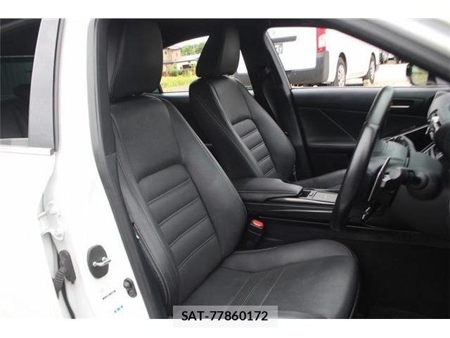 Lexus IS 2021-08 7328024-16
