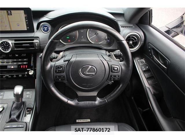 Lexus IS 2021-08 7328024-21