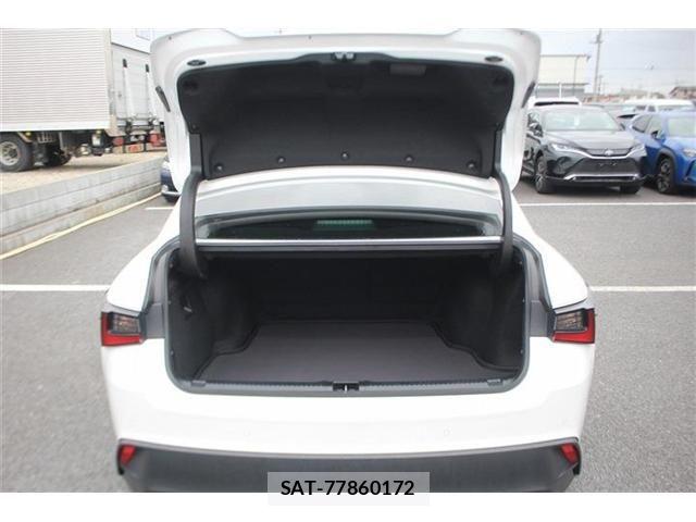 Lexus IS 2021-08 7328024-28