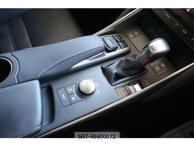Lexus IS 2017-03 7617649-9