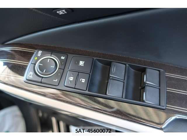 Lexus IS 2017-03 7617649-18