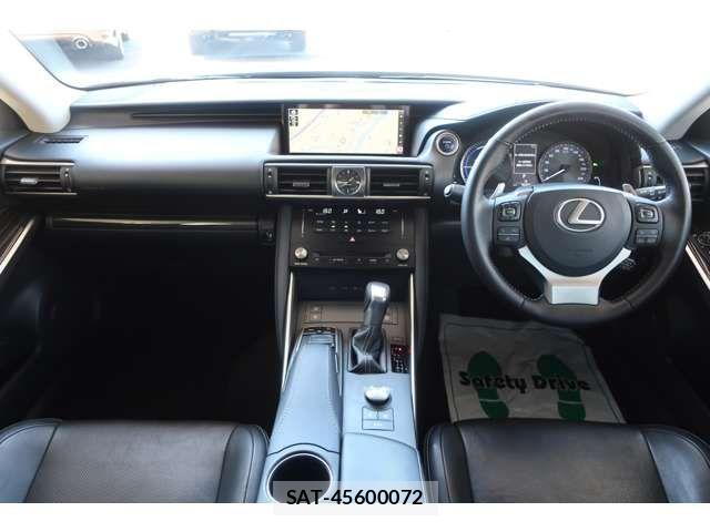 Lexus IS 2017-03 7617649-6
