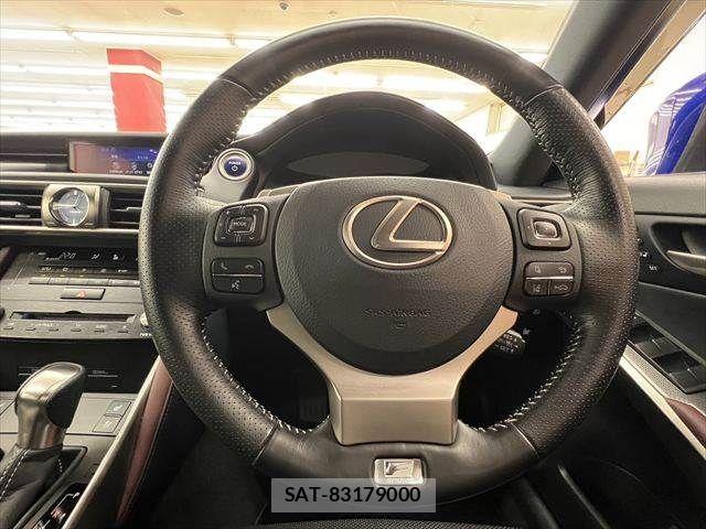 Lexus IS 2017-07 7786491-9