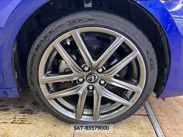Lexus IS 2017-07 7786491-11