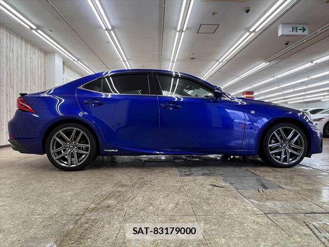 Lexus IS 2017-07 7786491-14