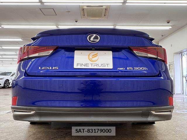 Lexus IS 2017-07 7786491-15