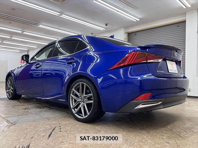 Lexus IS 2017-07 7786491-17