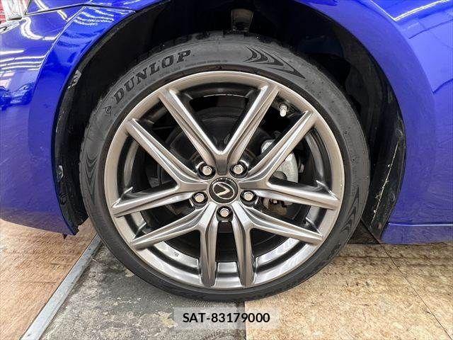 Lexus IS 2017-07 7786491-25