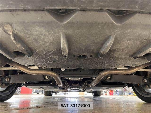 Lexus IS 2017-07 7786491-28