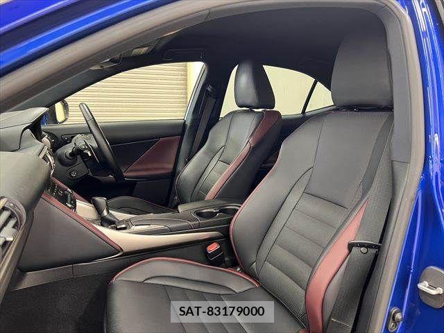 Lexus IS 2017-07 7786491-29