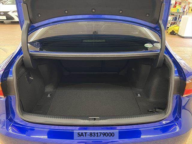 Lexus IS 2017-07 7786491-8