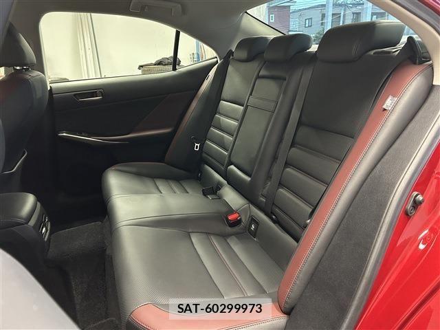 Lexus IS 2018-05 7979762-26