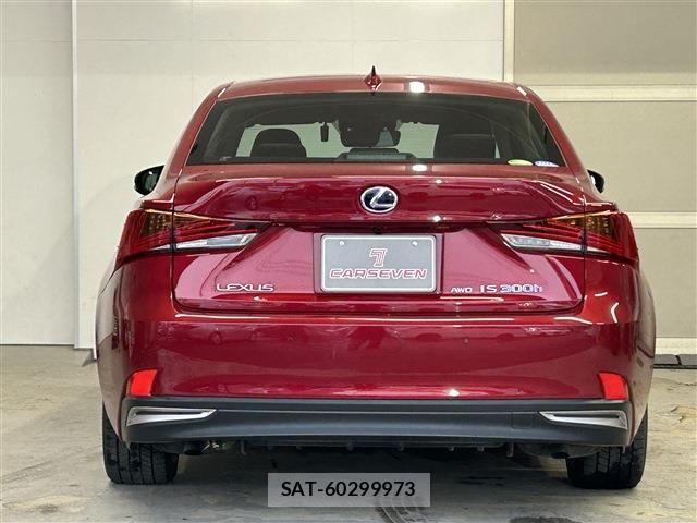 Lexus IS 2018-05 7979762-5