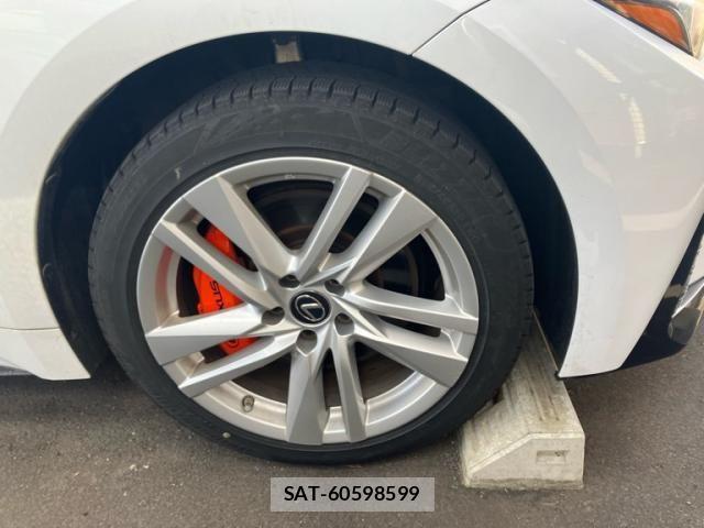 Lexus IS 2022-01 8036428-9