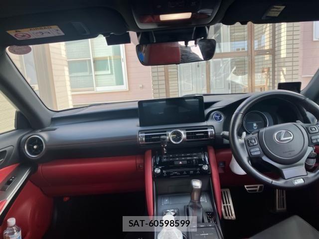 Lexus IS 2022-01 8036428-14