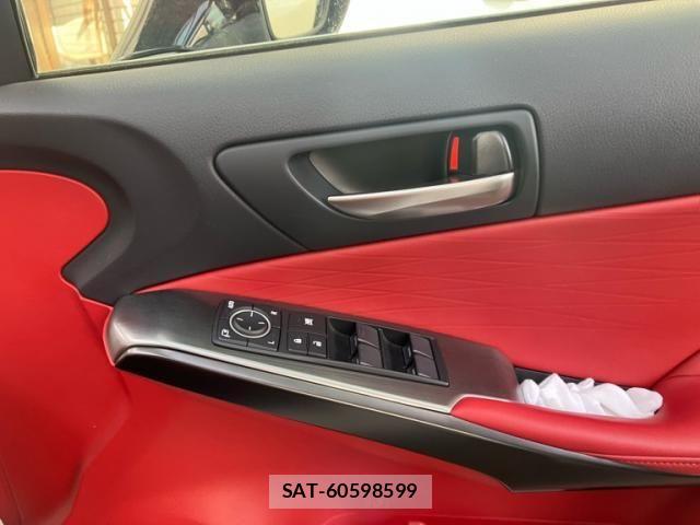 Lexus IS 2022-01 8036428-16