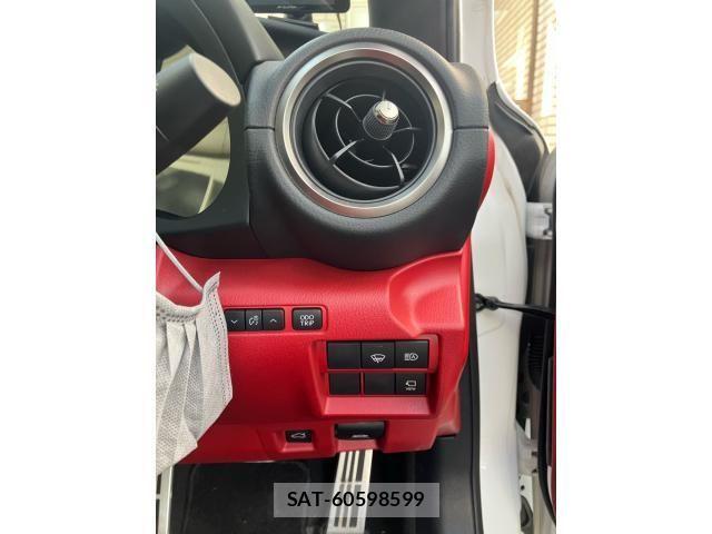 Lexus IS 2022-01 8036428-17