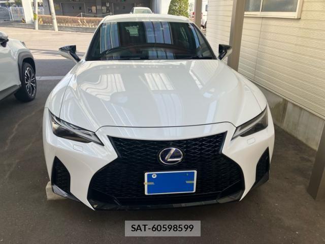 Lexus IS 2022-01 8036428-2