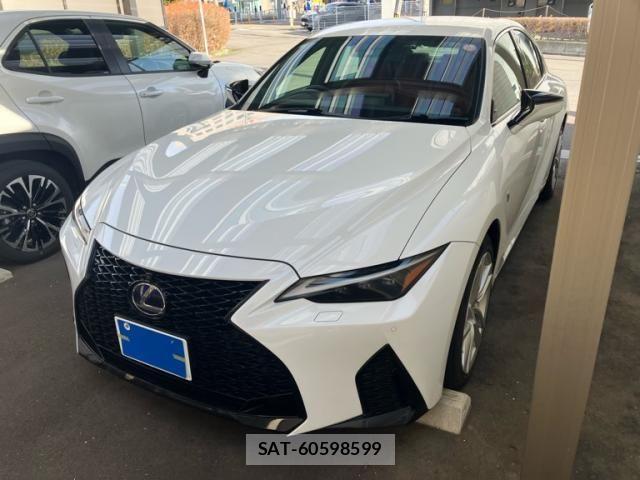 Lexus IS 2022-01 8036428-3