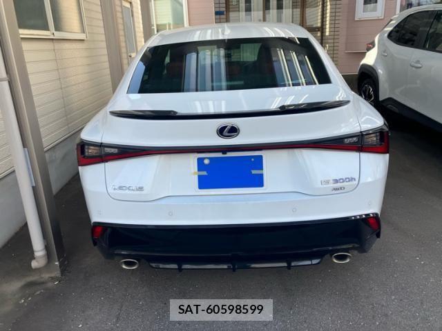 Lexus IS 2022-01 8036428-4