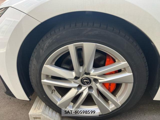 Lexus IS 2022-01 8036428-8