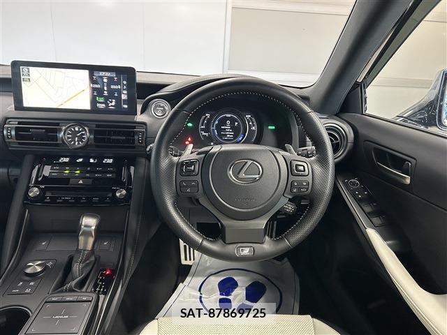 Lexus IS 2023-03 8036429-13