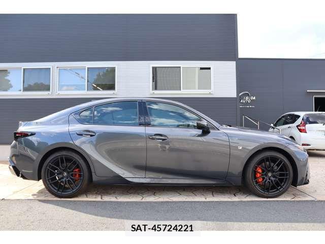 Lexus IS 2024-03 8562438-3