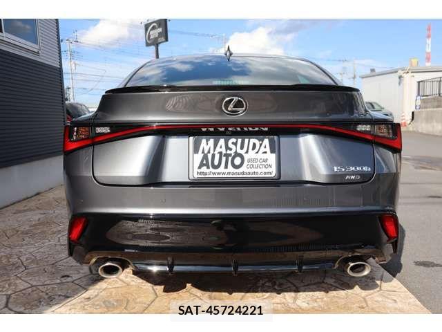 Lexus IS 2024-03 8562438-5