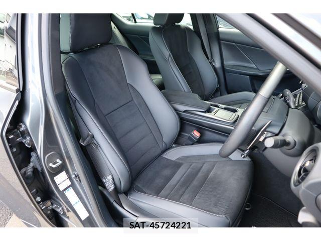 Lexus IS 2024-03 8562438-8