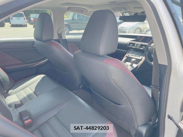 Lexus IS 2020-04 8685841-12