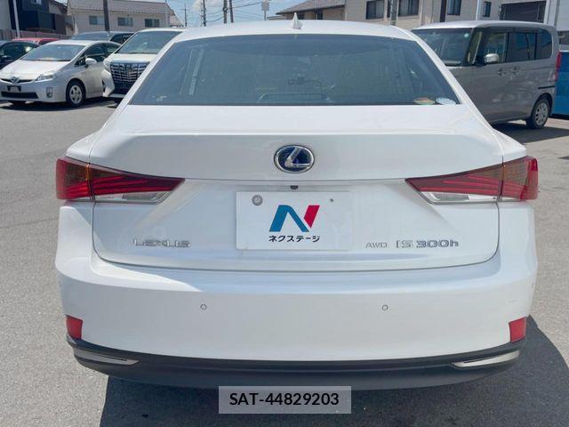 Lexus IS 2020-04 8685841-17