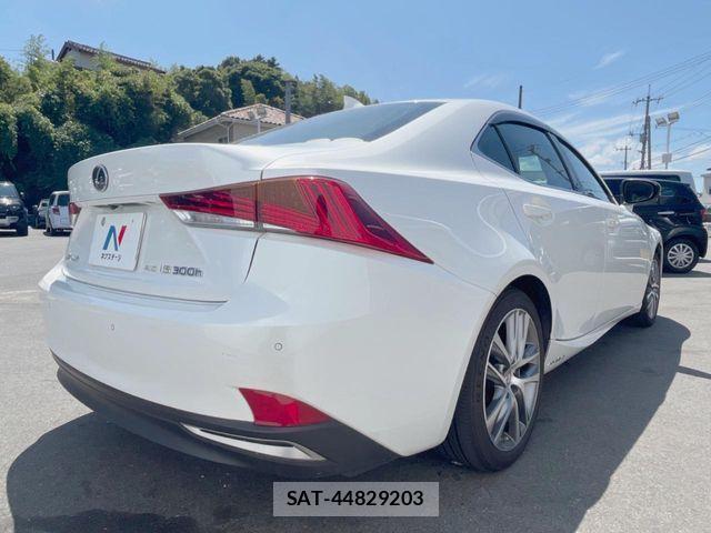 Lexus IS 2020-04 8685841-18