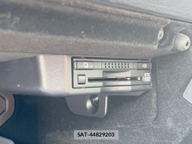Lexus IS 2020-04 8685841-7