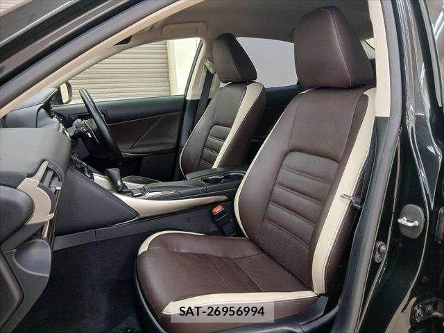 Lexus IS 2017-11 8796468-28