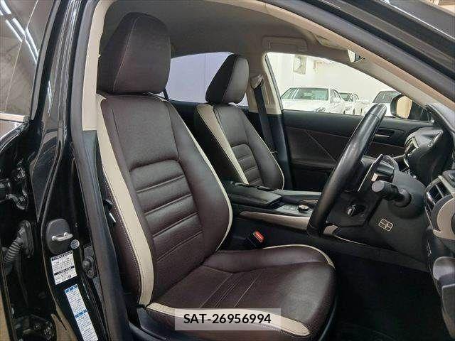 Lexus IS 2017-11 8796468-6