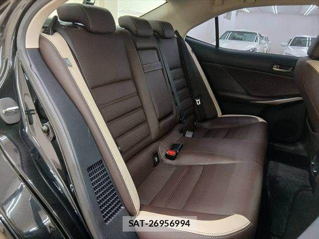 Lexus IS 2017-11 8796468-7