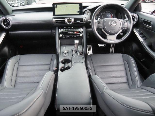 Lexus IS 2021-10 529523-10