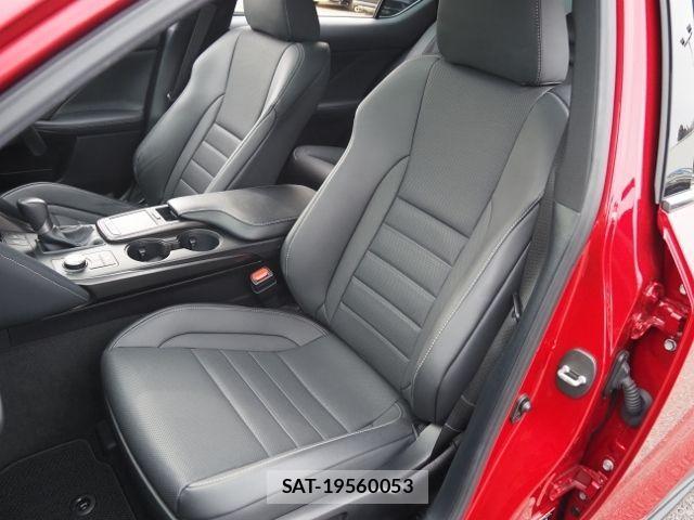 Lexus IS 2021-10 529523-12