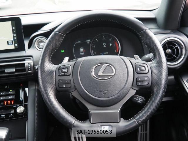 Lexus IS 2021-10 529523-16