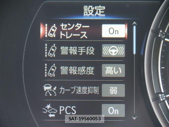 Lexus IS 2021-10 529523-22