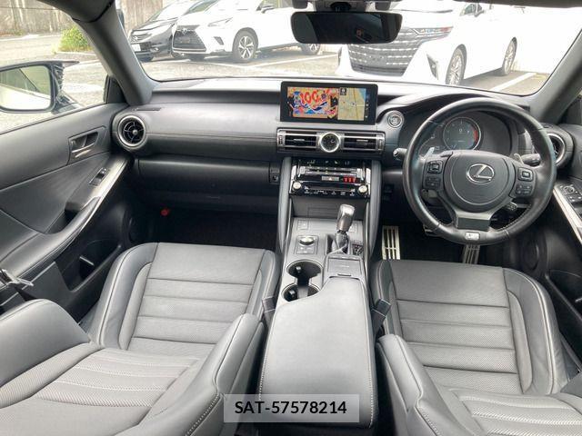 Lexus IS 2020-11 1313681-4