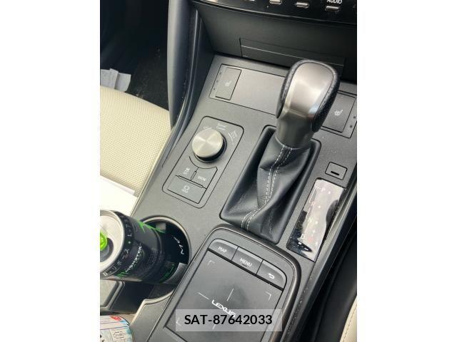 Lexus IS 2023-01 3771368-16